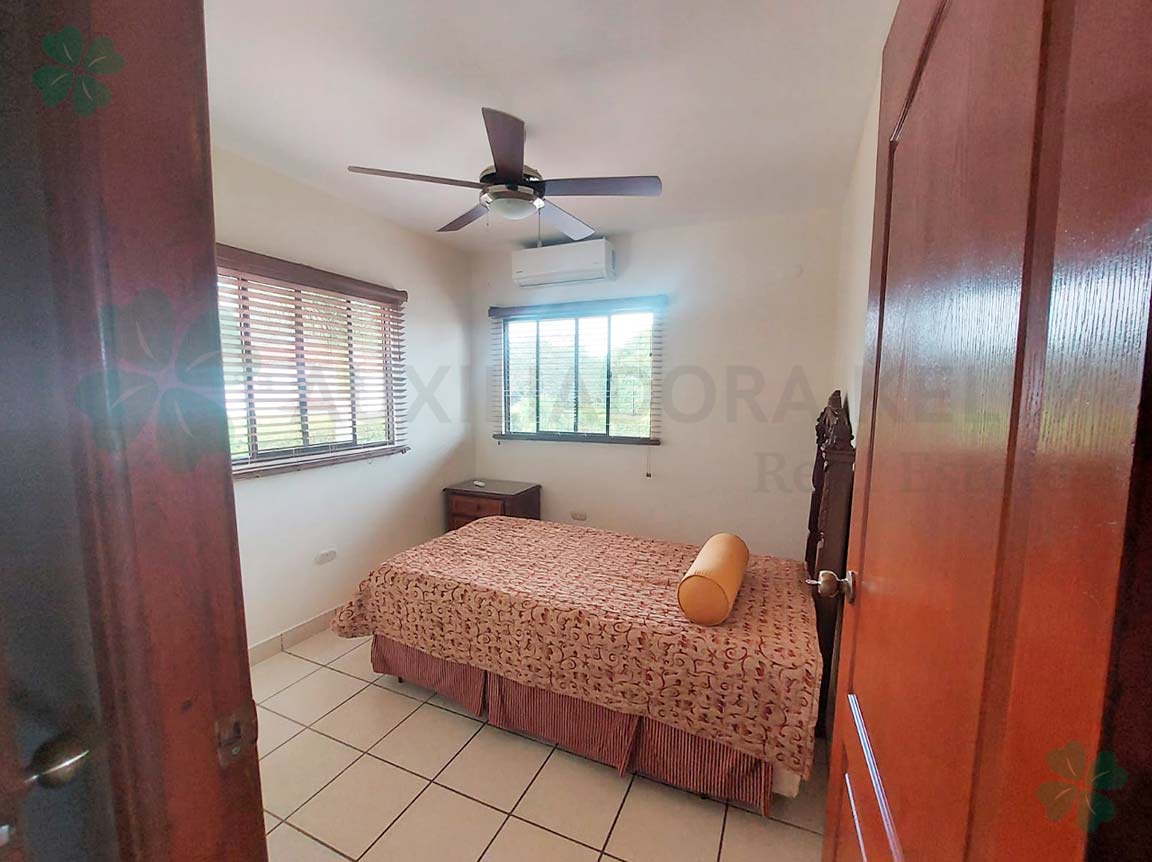 CON CASA CLUB Y PISCINA