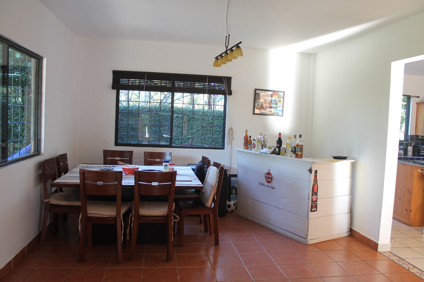 Casa Con Amplia Area Verde
