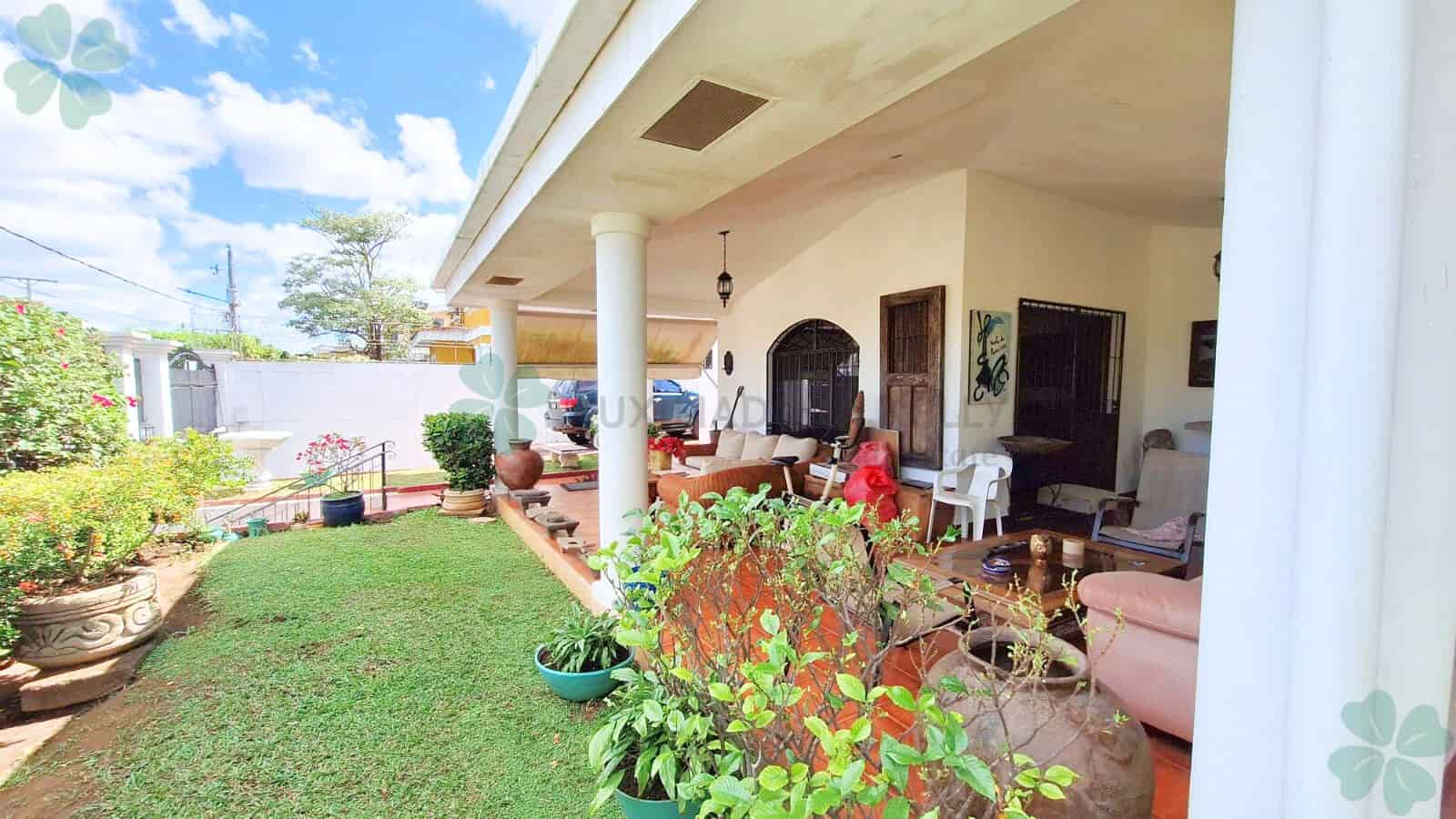 Bonita casa en venta en sector de Santo Domingo