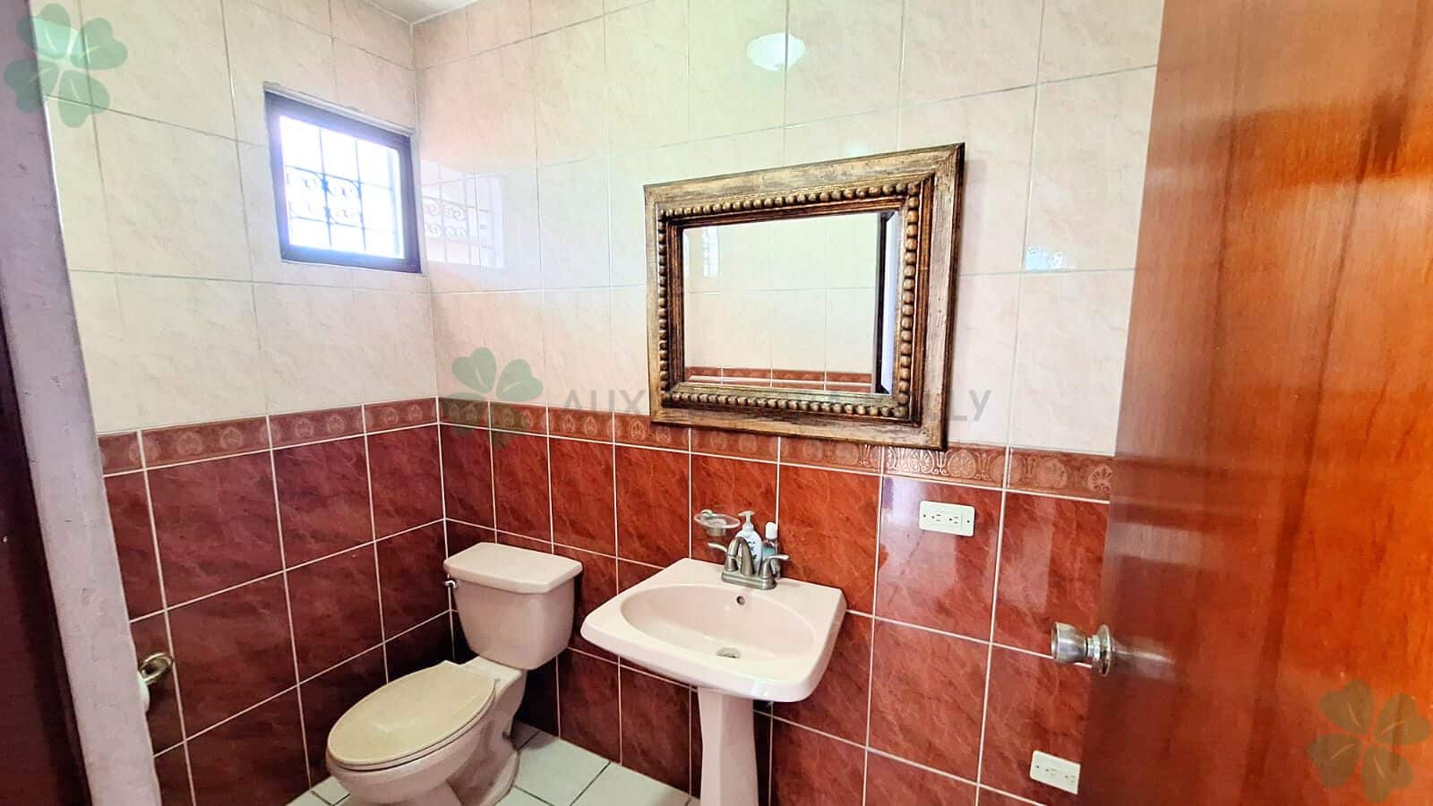 Bonita casa en venta en sector de Santo Domingo