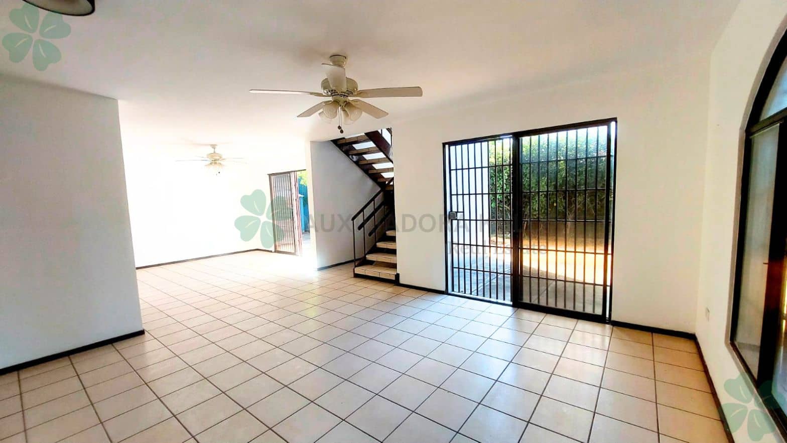 Bonita casa en venta en sector de Santo Domingo