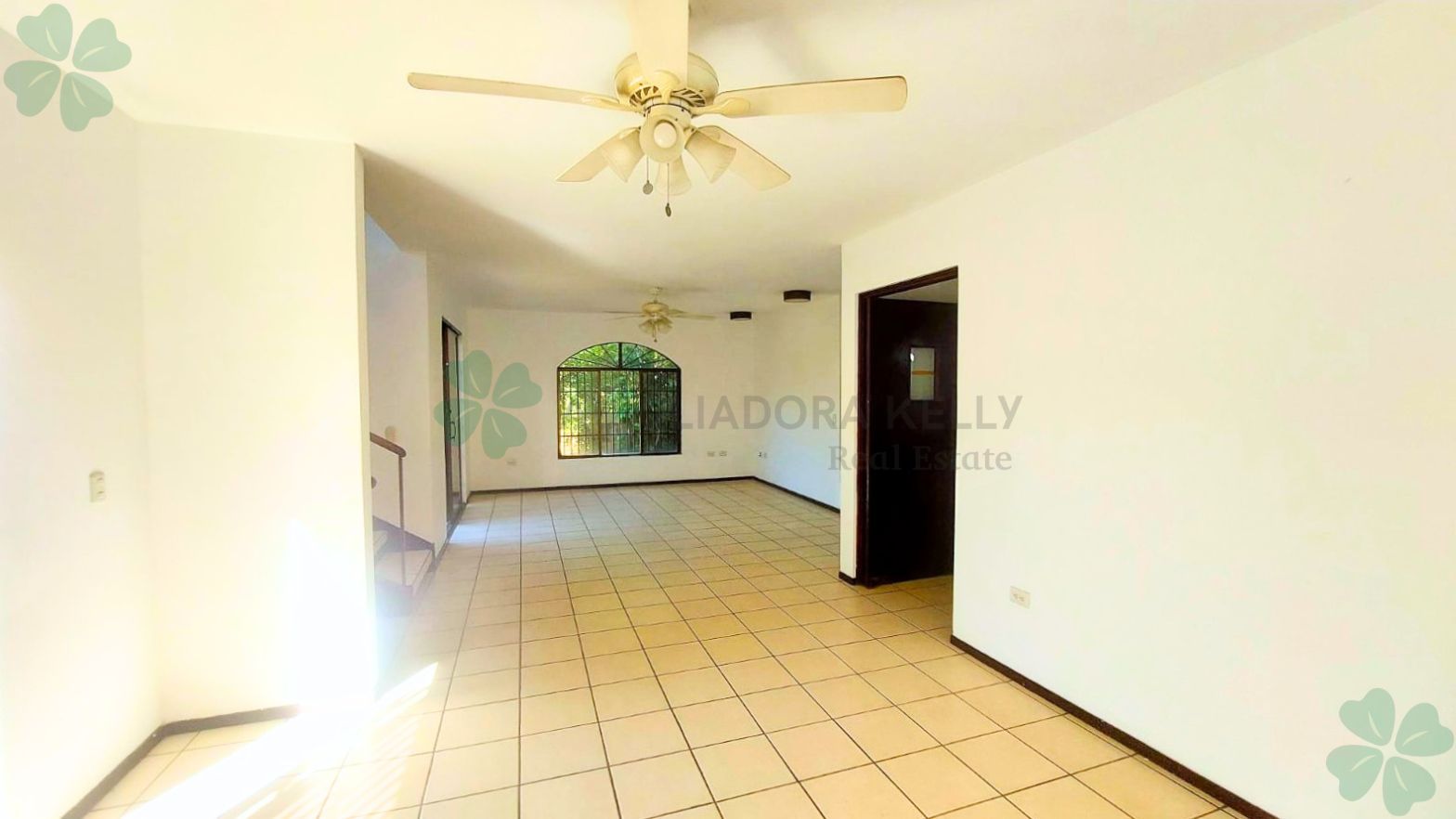 Bonita casa en venta en sector de Santo Domingo