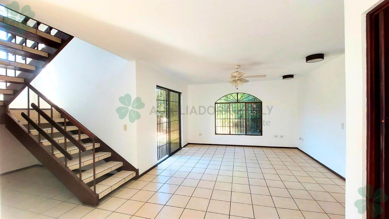 Bonita casa en venta en sector de Santo Domingo