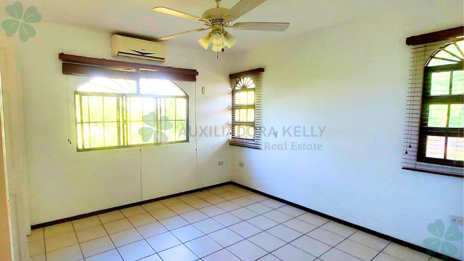 Bonita casa en venta en sector de Santo Domingo
