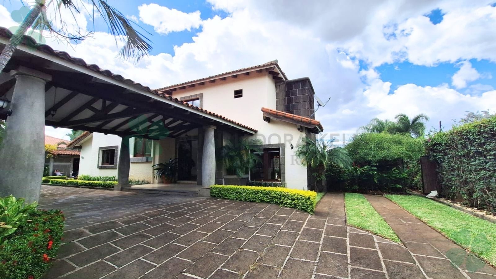 En venta linda casa en la Estancia de Santo Domingo
