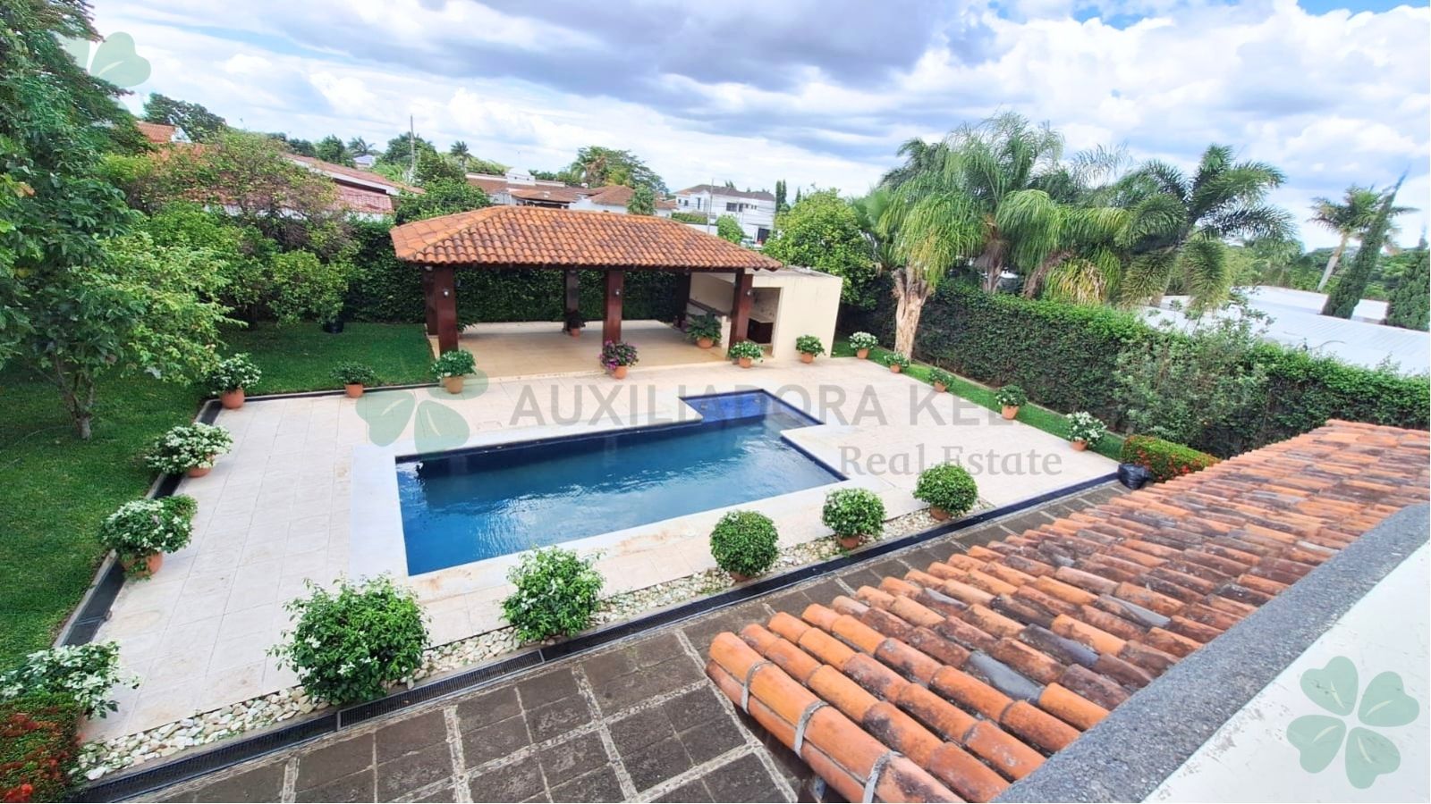 En venta linda casa en la Estancia de Santo Domingo