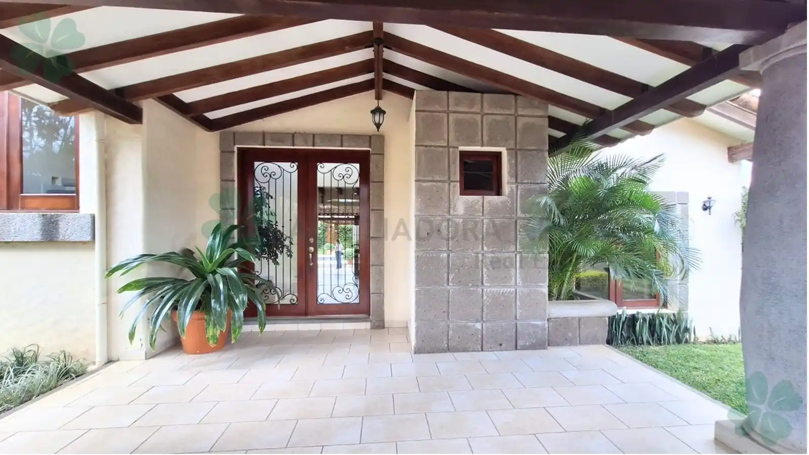 Linda casa en la Estancia de Santo Domingo